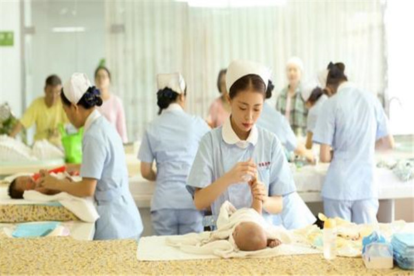 家康母婴护理 专业母婴生活护理，守护产后第一程