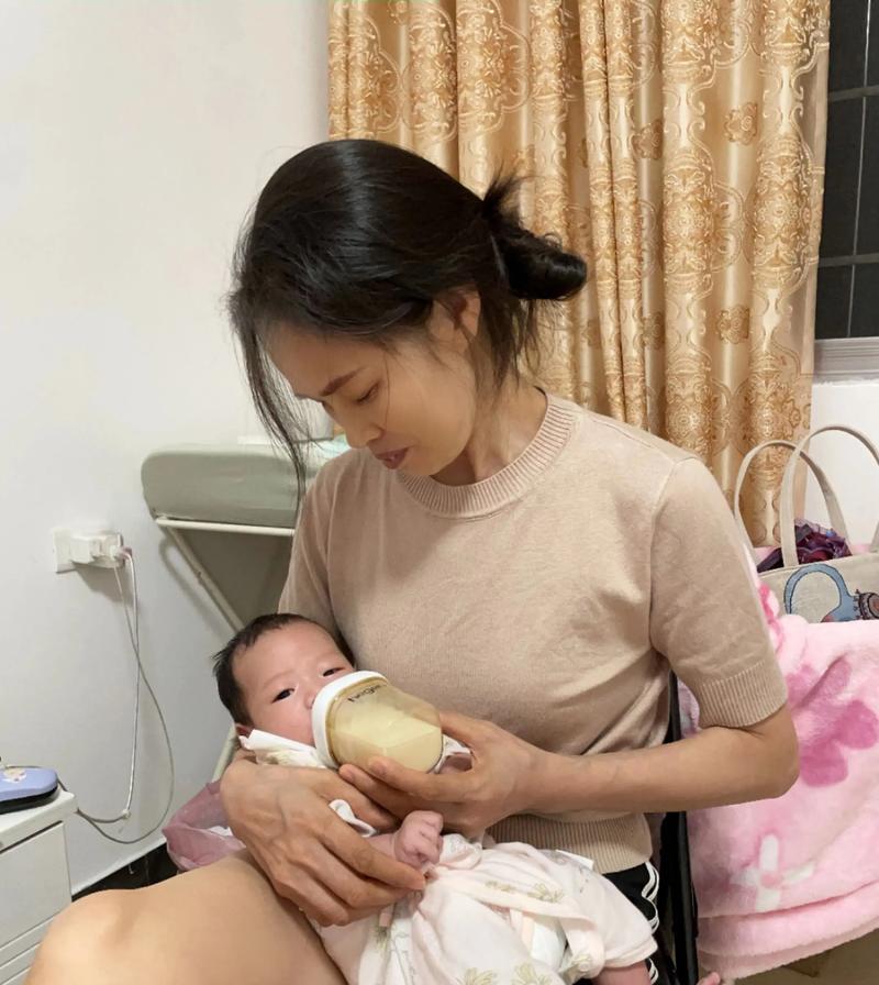 52天温暖守护 一位月嫂眼中的幼崽成长记