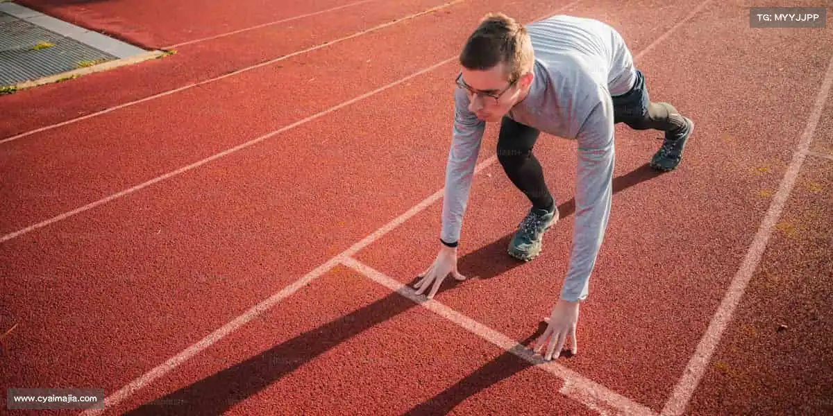 <strong>UED</strong>举起杠铃，扛起的不只是重量，更是对自我的突破🏋️